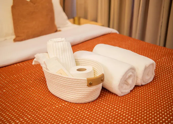 Apartahotel Azure Staycation Parañaque Manila